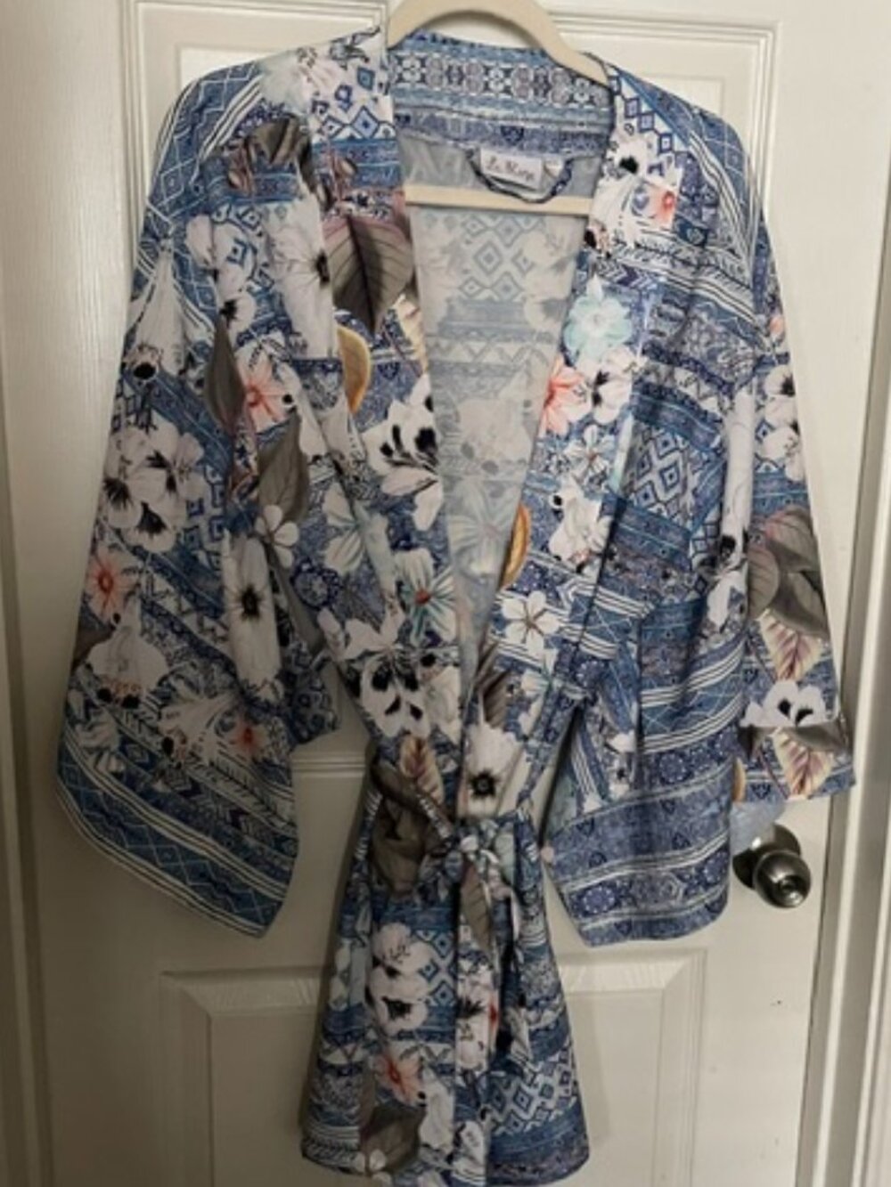 Le Rose Kimono Robe - Picture 2 of 4